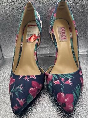 Dolce by Mojo Moxy Navy Floral Pointed-Toe Heels